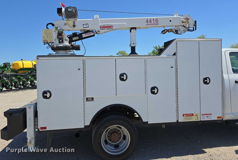 image for item DT6869 2015 Dodge  Ram 5500 utility / service truck