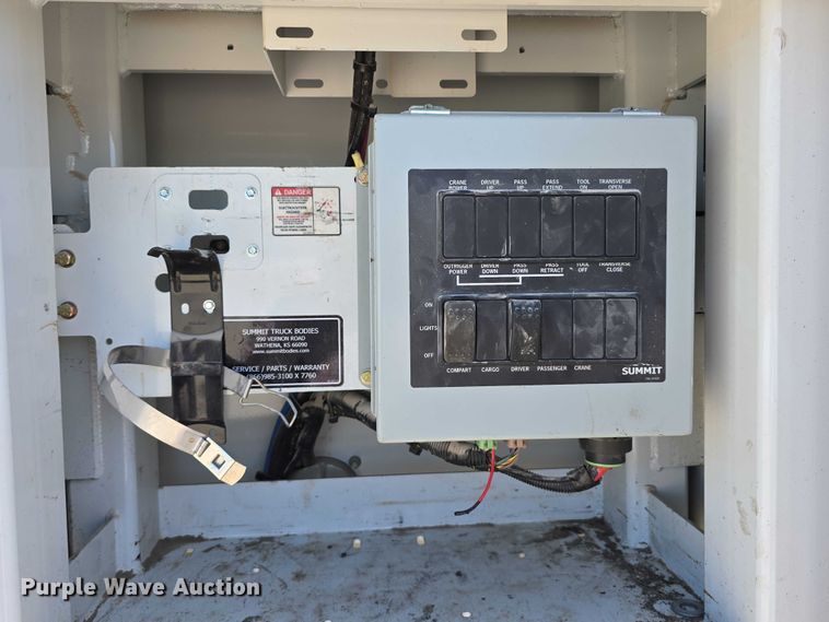 image for item DT6869 2015 Dodge  Ram 5500 utility / service truck