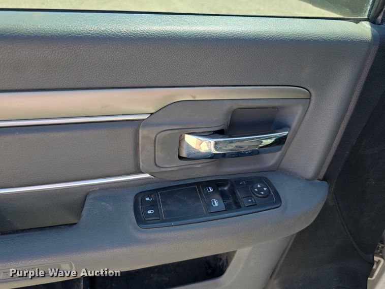 image for item DT6869 2015 Dodge  Ram 5500 utility / service truck