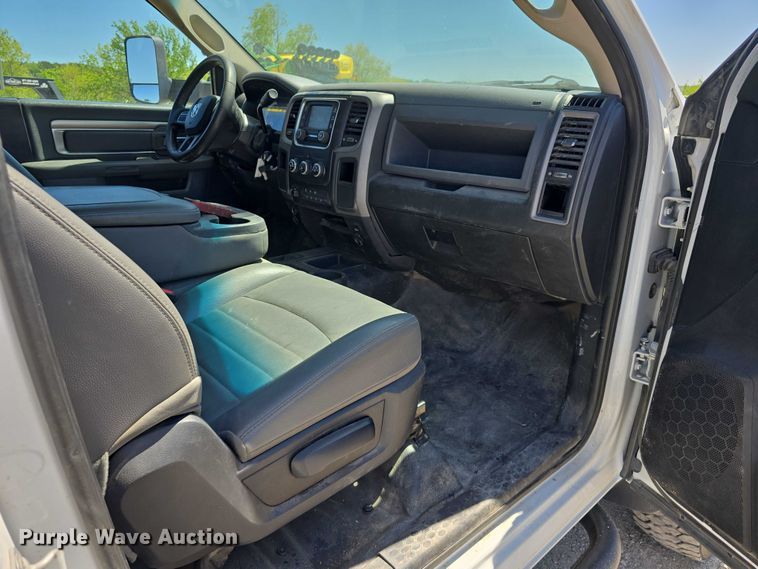 image for item DT6869 2015 Dodge  Ram 5500 utility / service truck