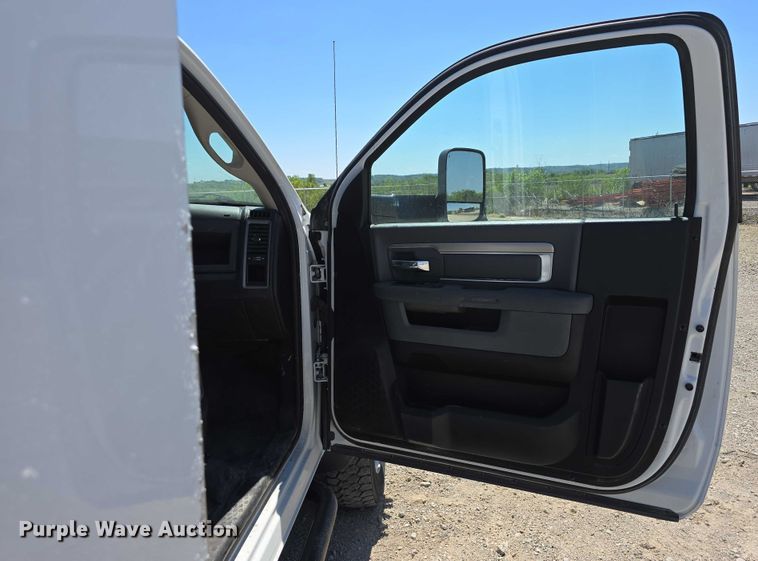 image for item DT6869 2015 Dodge  Ram 5500 utility / service truck
