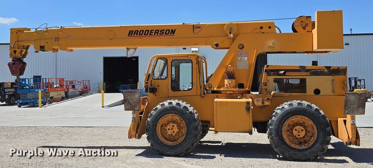 image for item DT6873 1999 Broderson RT-300-2B crane