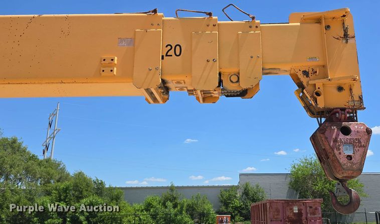 image for item DT6873 1999 Broderson RT-300-2B crane