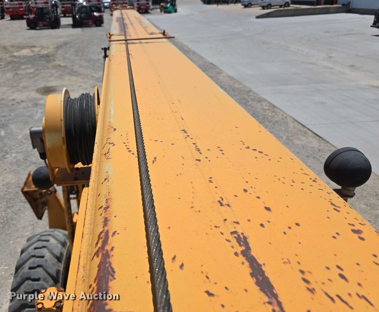 image for item DT6873 1999 Broderson RT-300-2B crane