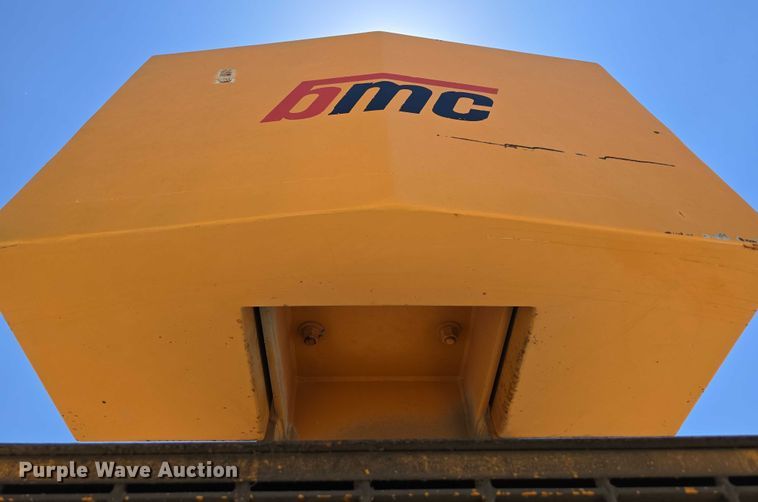 image for item DT6873 1999 Broderson RT-300-2B crane