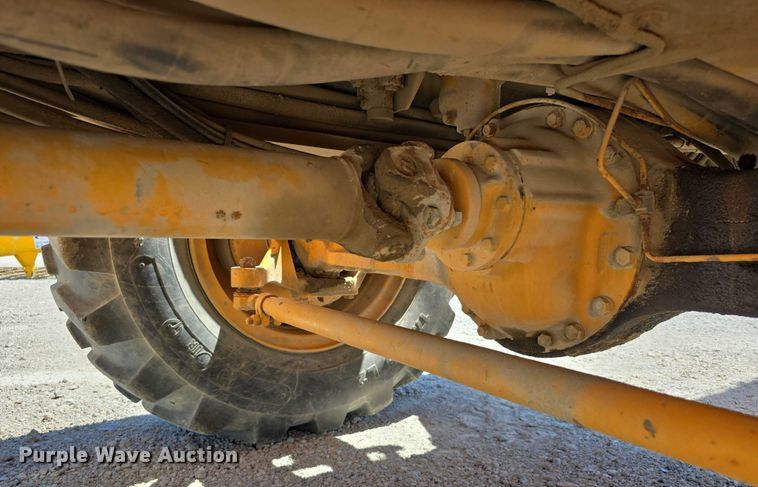 image for item DT6873 1999 Broderson RT-300-2B crane