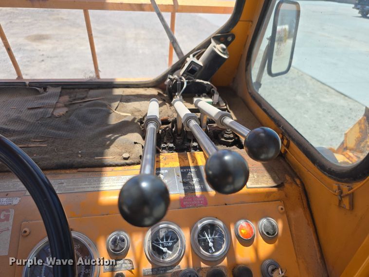 image for item DT6873 1999 Broderson RT-300-2B crane