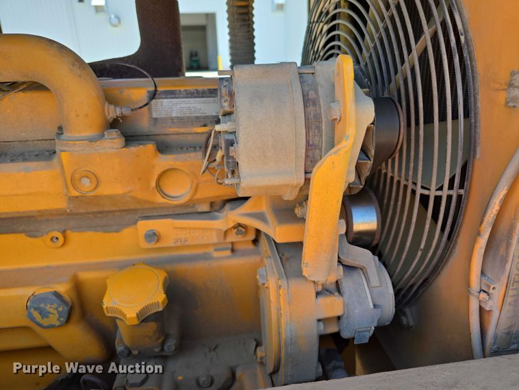 image for item DT6873 1999 Broderson RT-300-2B crane