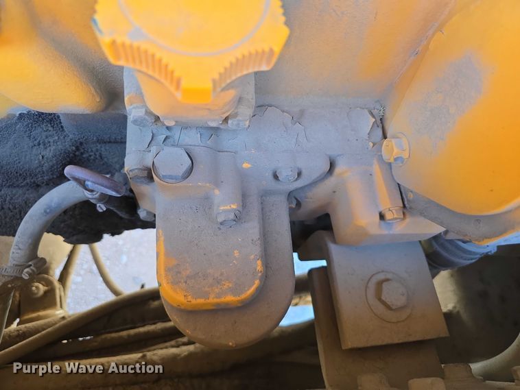 image for item DT6873 1999 Broderson RT-300-2B crane