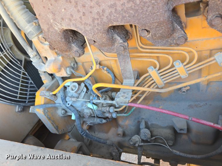 image for item DT6873 1999 Broderson RT-300-2B crane