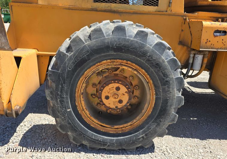 image for item DT6873 1999 Broderson RT-300-2B crane