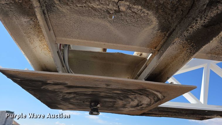 image for item DT6880 2012 Manac LBD40 bottom dump trailer