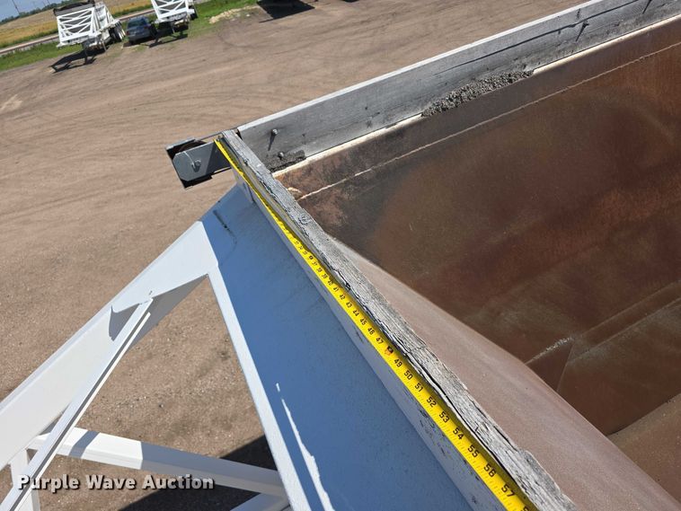 image for item DT6880 2012 Manac LBD40 bottom dump trailer