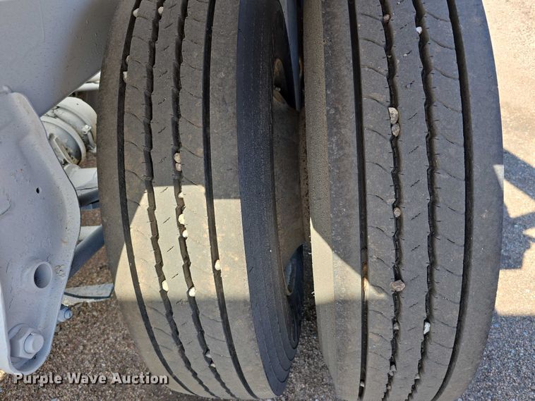 image for item DT6880 2012 Manac LBD40 bottom dump trailer