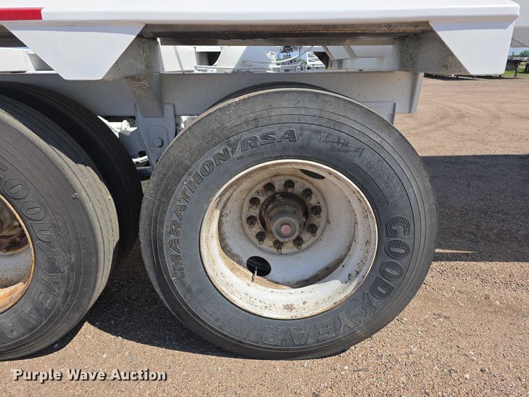 image for item DT6880 2012 Manac LBD40 bottom dump trailer