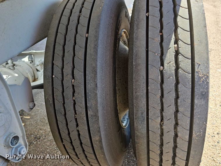 image for item DT6880 2012 Manac LBD40 bottom dump trailer