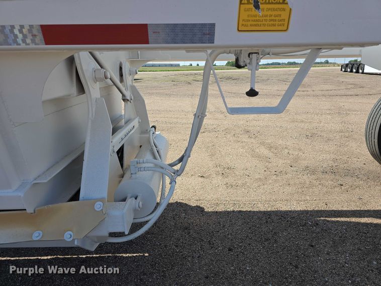 image for item DT6881 2012 Manac LBD40 bottom dump trailer