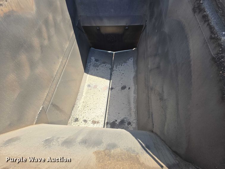 image for item DT6881 2012 Manac LBD40 bottom dump trailer