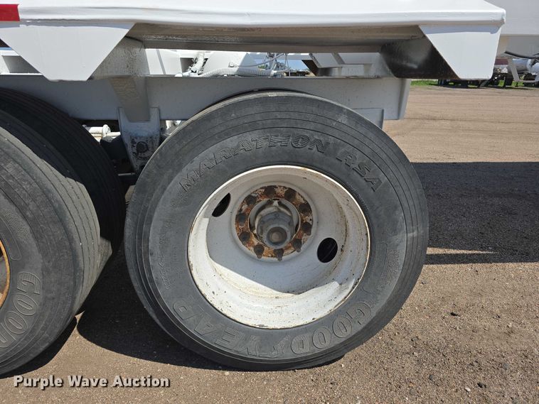 image for item DT6881 2012 Manac LBD40 bottom dump trailer