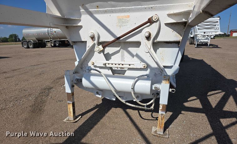 image for item DT6884 2009 Manac LWBD-42 bottom dump trailer