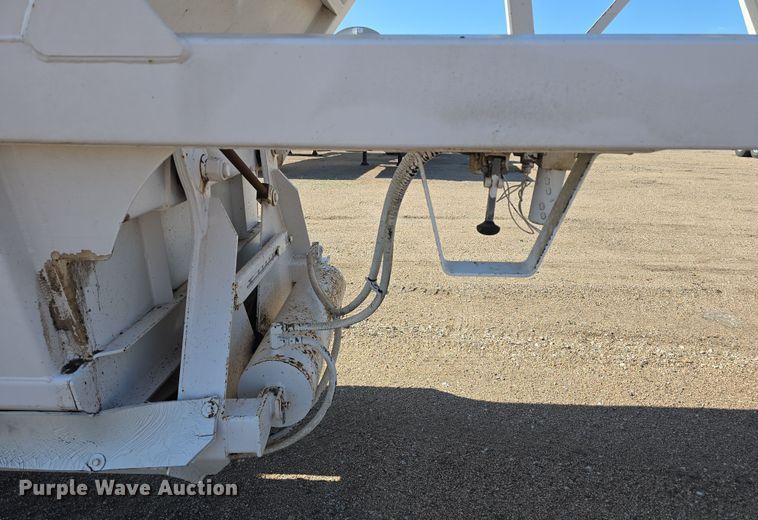 image for item DT6884 2009 Manac LWBD-42 bottom dump trailer