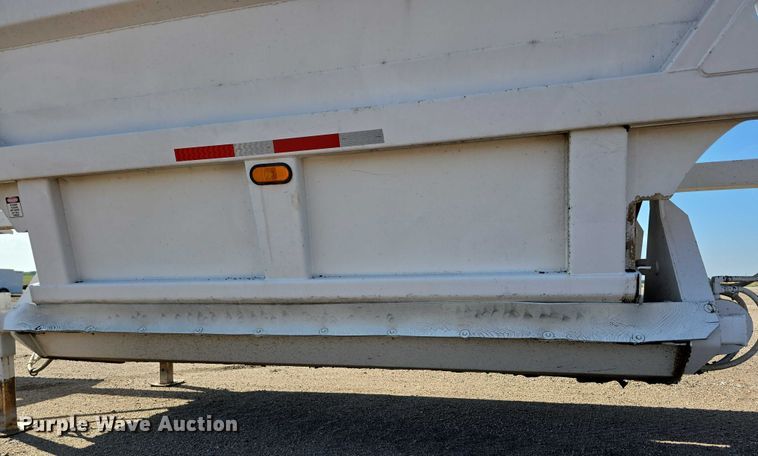 image for item DT6884 2009 Manac LWBD-42 bottom dump trailer