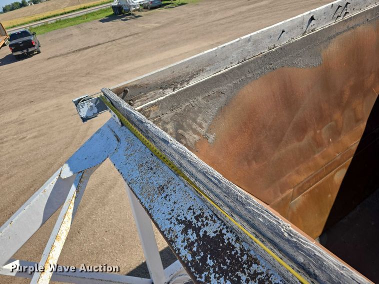 image for item DT6884 2009 Manac LWBD-42 bottom dump trailer