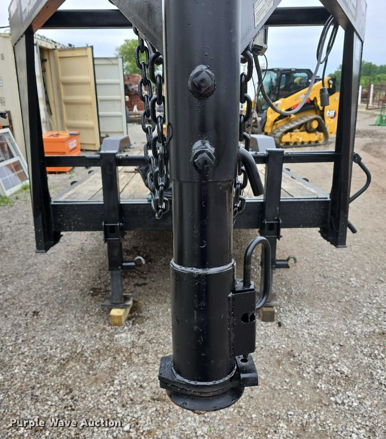 image for item DT6888 2013 Red Oak equipment trailer