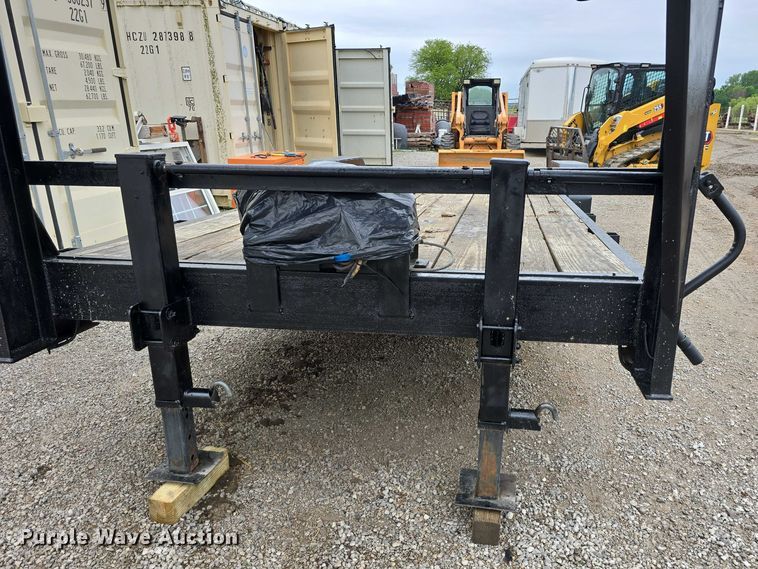 image for item DT6888 2013 Red Oak equipment trailer