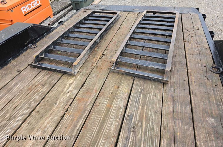 image for item DT6888 2013 Red Oak equipment trailer