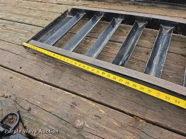 image for item DT6888 2013 Red Oak equipment trailer