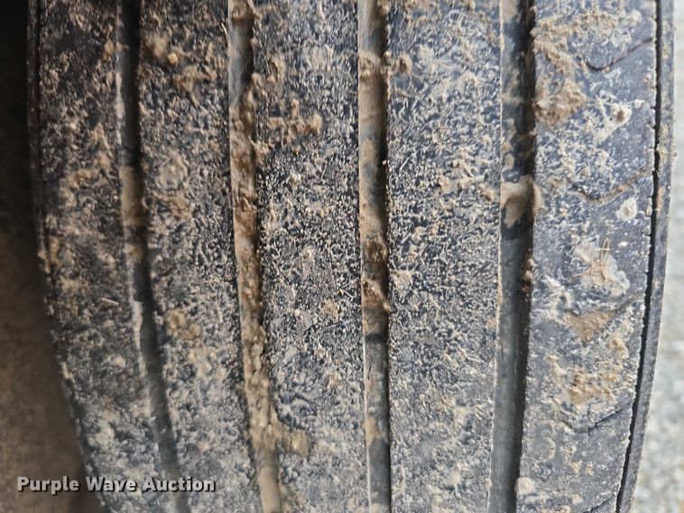 image for item DT6888 2013 Red Oak equipment trailer