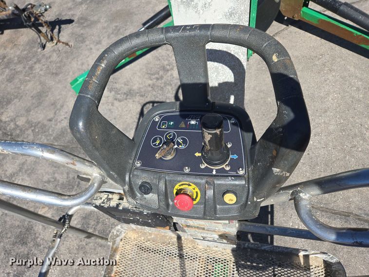 image for item DT7179 2014 JLG T500J boom lift