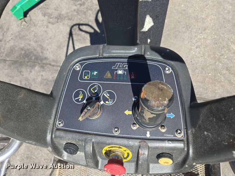 image for item DT7179 2014 JLG T500J boom lift