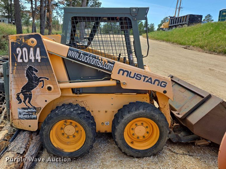image for item DT7181 2006 Mustang 2044 skid steer loader