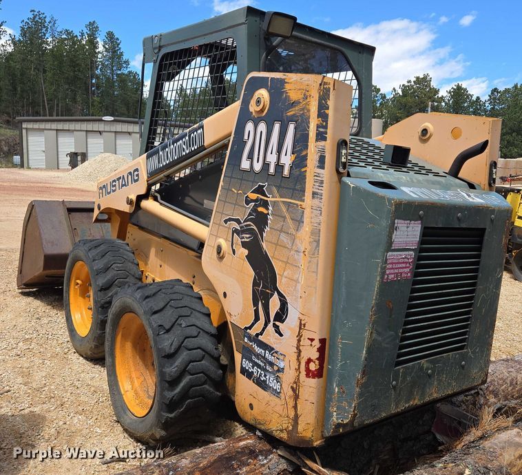 image for item DT7181 2006 Mustang 2044 skid steer loader