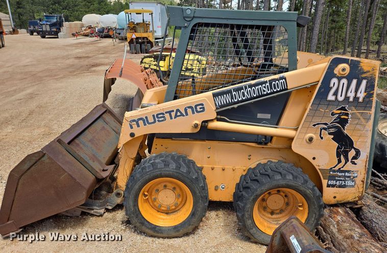 image for item DT7181 2006 Mustang 2044 skid steer loader