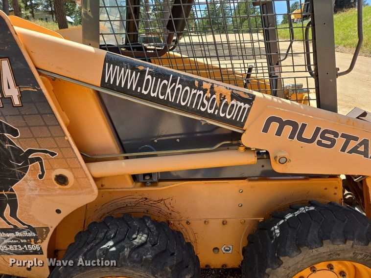 image for item DT7181 2006 Mustang 2044 skid steer loader