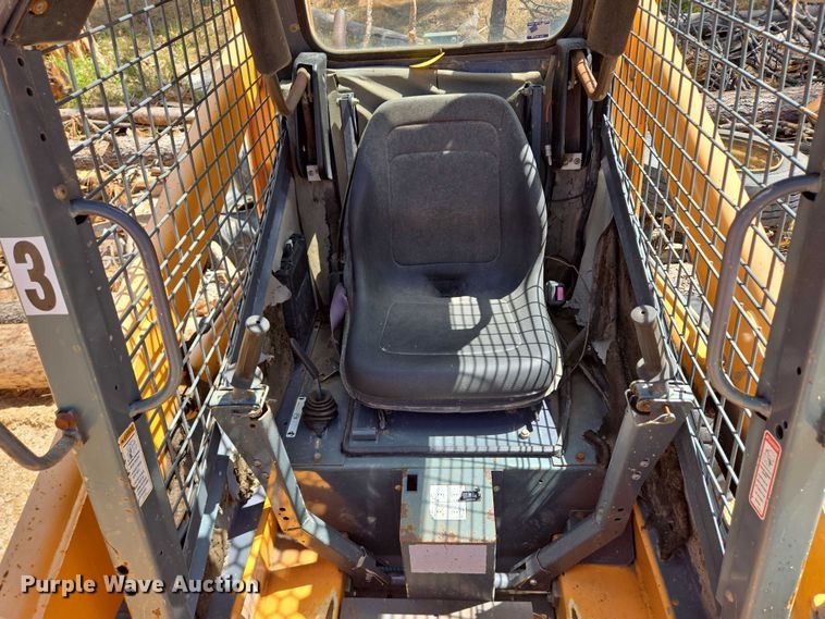 image for item DT7181 2006 Mustang 2044 skid steer loader