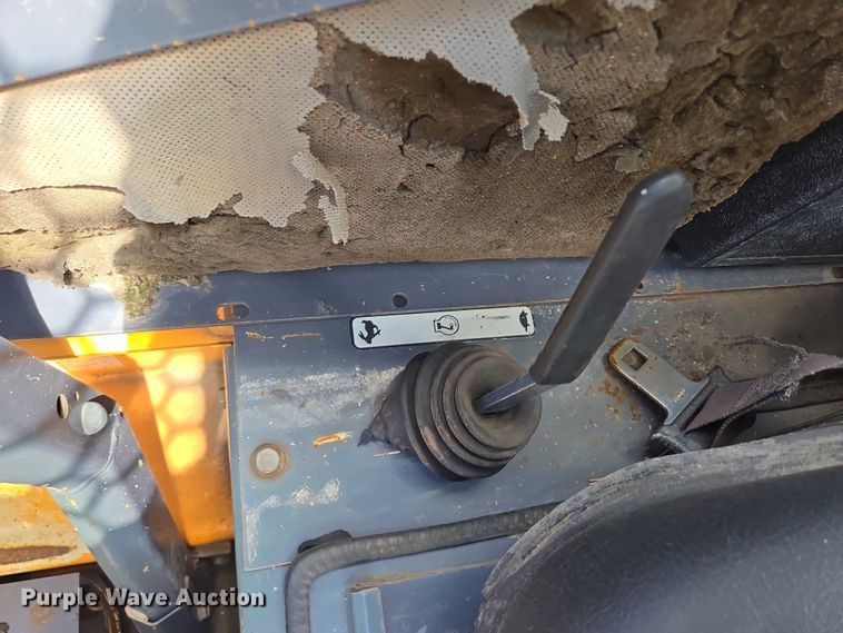 image for item DT7181 2006 Mustang 2044 skid steer loader