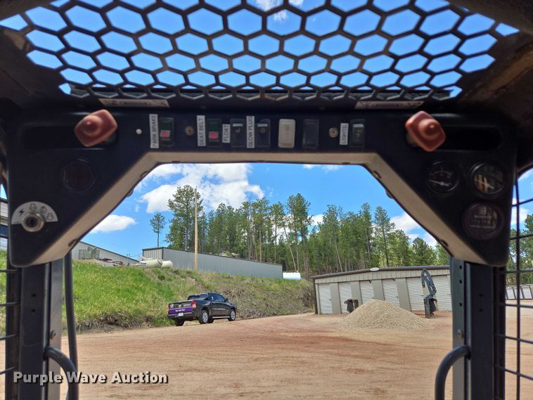 image for item DT7181 2006 Mustang 2044 skid steer loader