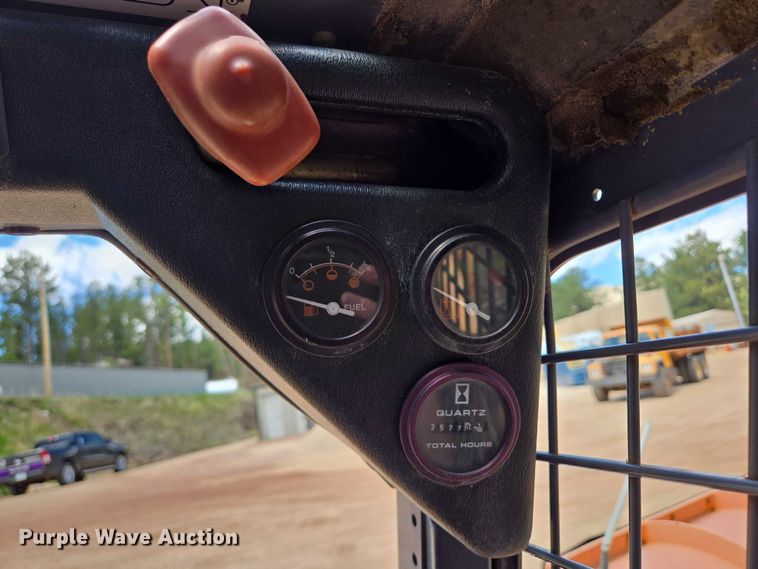 image for item DT7181 2006 Mustang 2044 skid steer loader