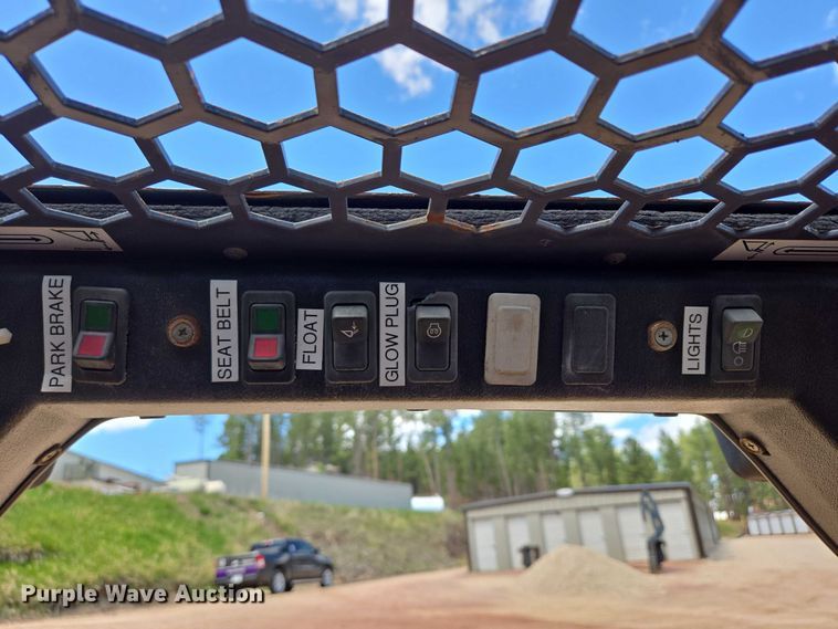 image for item DT7181 2006 Mustang 2044 skid steer loader