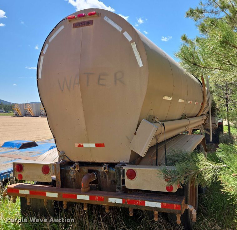 image for item DT7185 1972 J&L Tank tank trailer