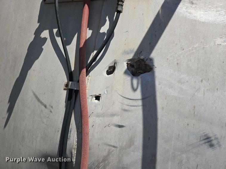 image for item DT7185 1972 J&L Tank tank trailer