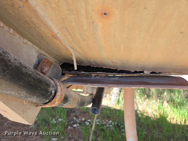 image for item DT7185 1972 J&L Tank tank trailer