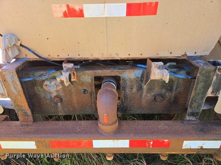 image for item DT7185 1972 J&L Tank tank trailer