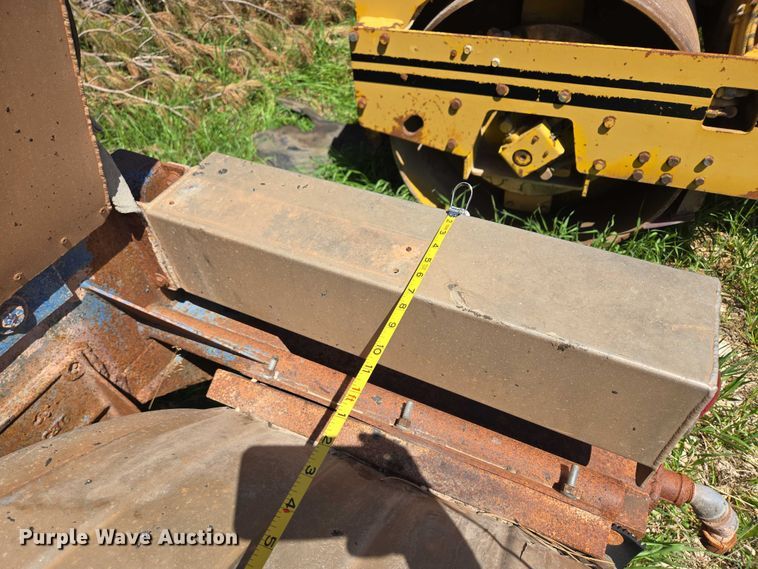 image for item DT7185 1972 J&L Tank tank trailer