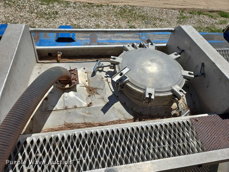 image for item DT7185 1972 J&L Tank tank trailer