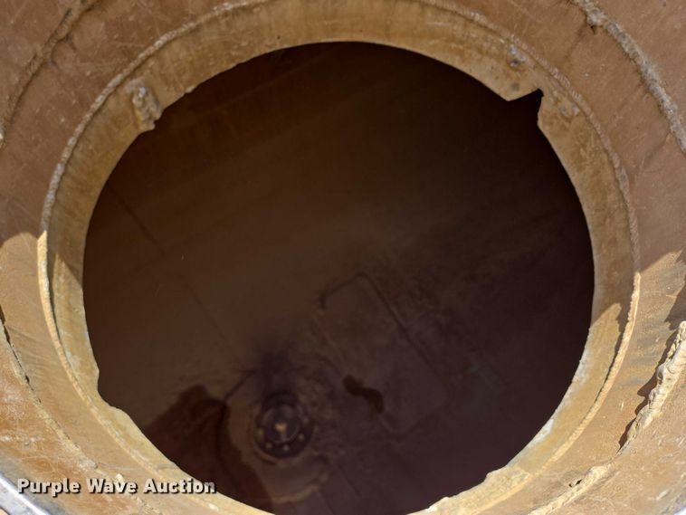 image for item DT7185 1972 J&L Tank tank trailer